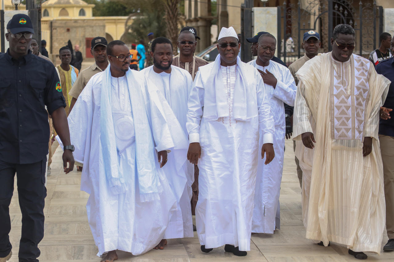 TOUBA : Le Bërndé Gargantuesque de Serigne Bass Abdou Khadre à Macky Sall (images)