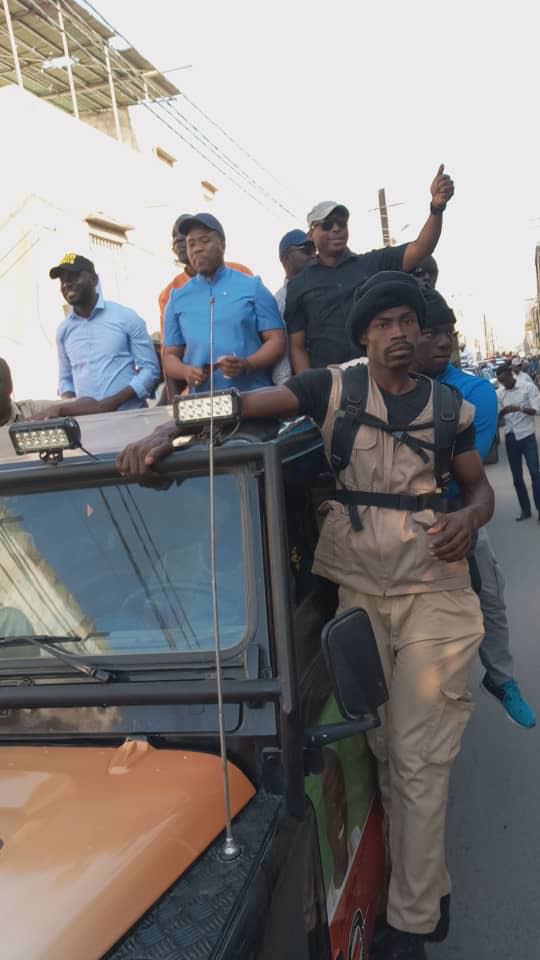 (07 Photos ) – Bocoum,Bougane et Barthélémy Dias, en caravane dans les rues de Dakar…