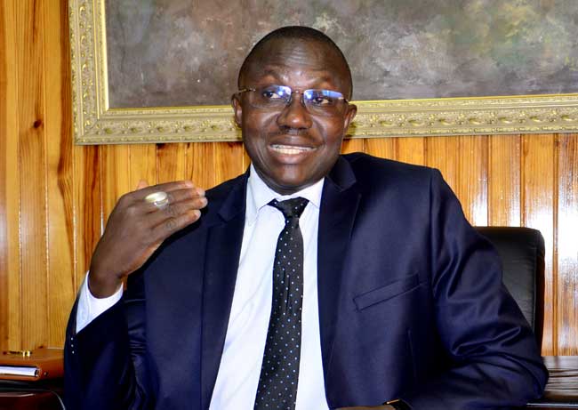 PUBLICATION DE «EMERVEILLEMENT» ET «ESQUISSES DE CERTITUDES» : Mamadou Ndione, Dg du Cosec, magnifie la foi, le génie de l’homme et invite au recentrage des missions humaines