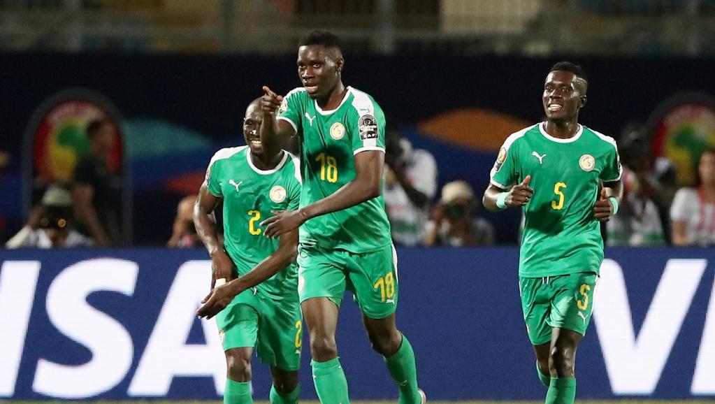 LE SÉNÉGAL S’IMPOSE FACE AU KENYA 3-0 : Les Lions s’offrent l’Ouganda en 8e et entrainent la RDC