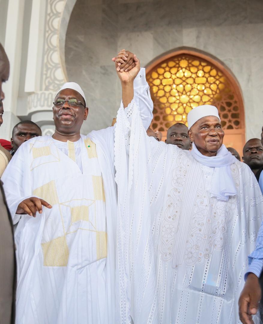 TOUT EN IMAGES : Retrouvailles et réconciliation entre "Père et fils" à la Grande mosquée de Massalikul Jinane