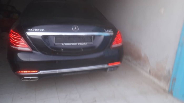 (Images) Touba / Ce luxueux véhicule maybach mercedes que Cheikh Bass a offert à Serigne Cheikh Say Mbacké !