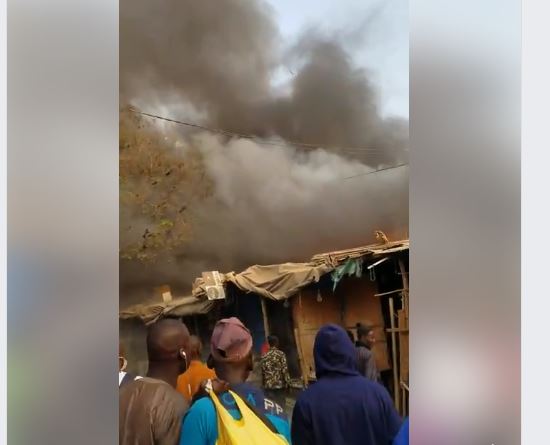 Dernière minute: Nouvel incendie au marché Petersen de Dakar