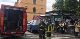 Écrasé par le bras mécanique d’un camion poubelle en Italie : un de nos compatriotes lutte pour sa vie