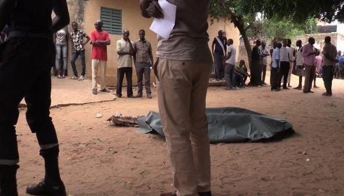 POUR UNE HISTOIRE DE «BOL DOFF»: Le maçon Papa Abdoulaye Sarr assène 7 coups de couteau à son collègue et lui tranche la langue