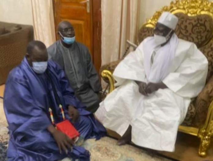 Guide spirituel de Sonko, Serigne Abdou Mbacké, reçu par Serigne Mountakha