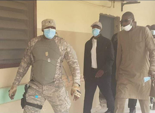 VISITE A L’HOPITAL DE GRAND-YOFF: Ousmane Sonko au chevet de ses militants sous forte escorte de sa garde