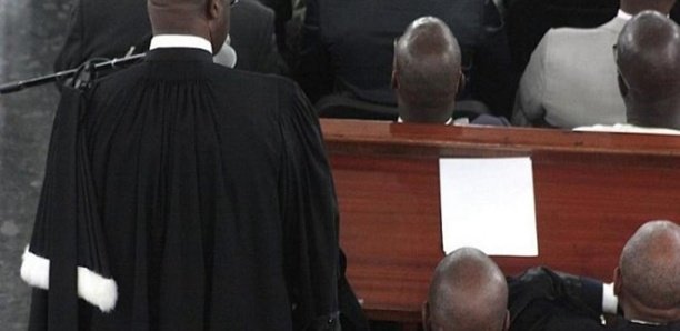 SORTIE INTEMPESTIVE DES AVOCATS DANS L’AFFAIRE ADJI SARR-OUSMANE SONKO  Le bâtonnier sort le bâton et rappelle tous ses confrères à l’ordre