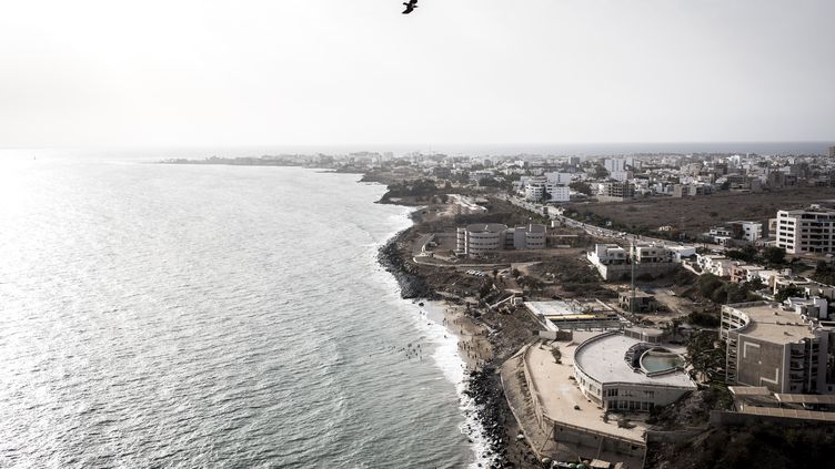 UN RESTAURATEUR SÉROPOSITIF ET UN COMMERÇANT SÉNÉGALAIS SURPRIS EN PLEINS ÉBATS SEXUELS SUR LA CORNICHE Abdoulaye Diallo était le passif tandis que Mandio Dramé était l'actif, ils ont été trouvés en position cheval, genoux à terre