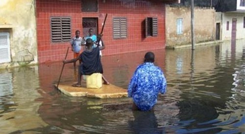 INONDATIONS DANS LA BANLIEUE Ces pluies de «trop» qui exacerbent la détresse des populations