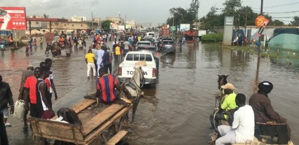 VIVES TENSIONS DANS LES ZONES INONDEES A DIAMAGUENE SICAP MBAO: Un sapeur-pompier agressé et malmené dans les eaux stagnantes par un sinistré