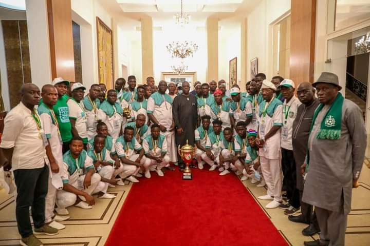 APRES S’ETRE ADJUGE LA COUPE DU SENEGAL DEVANT DIAMBARS (1-0) Le Casa Sports reçu au Palais par Macky Sall