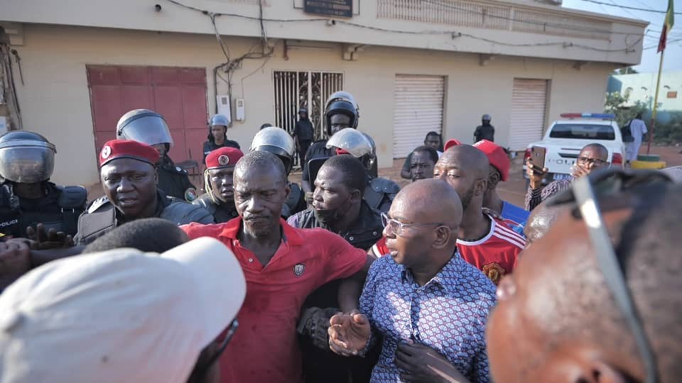 Echauffourées à Kédougou: Guirassy et ses militants se frottent aux forces de l'ordre