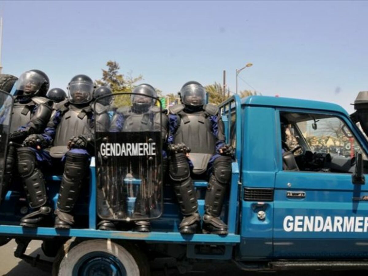 Scène insolite des gendarmes