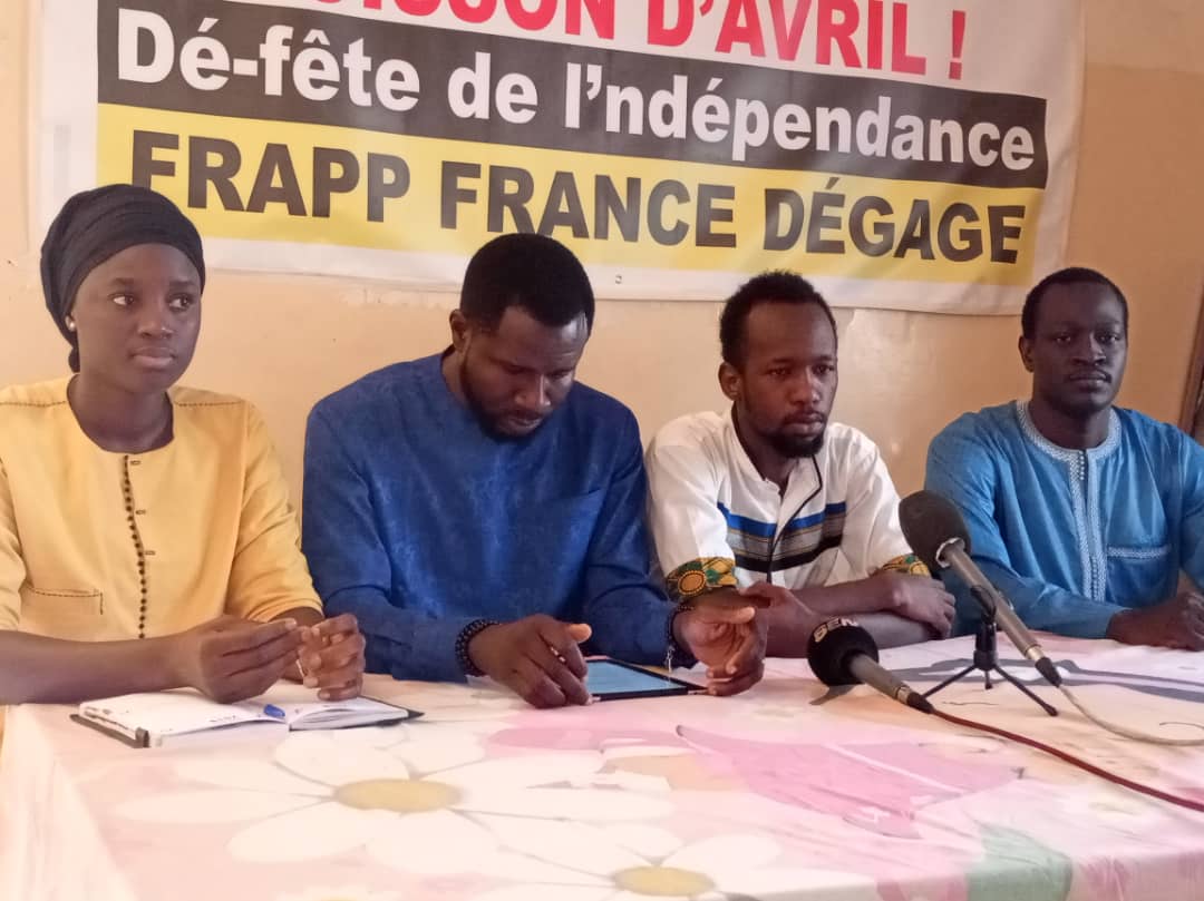 LE FRONT D’ACTIVISTES ATTAQUE ENCORE LE REGIME Le Frapp appelle Macky à bander les muscles contre l'appauvrissement du Sénégal au lieu de le diriger vers l’opposition»