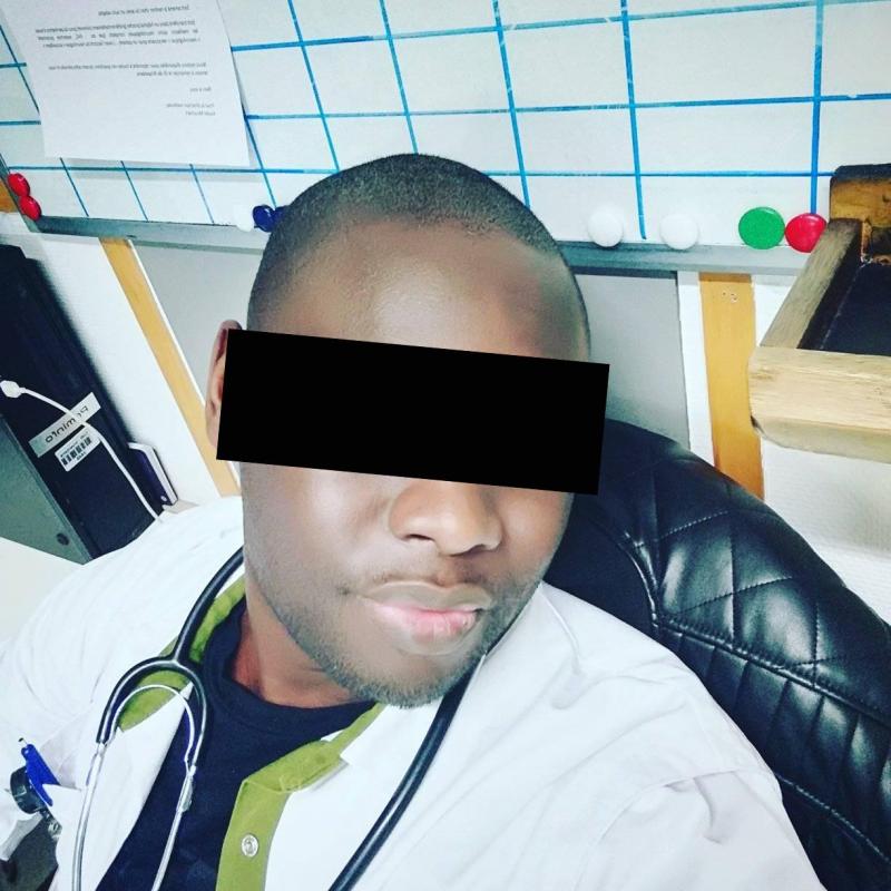 Mouhamadou Diagne, médecin urgentiste sénégalais ayant travaillé dans des hôpitaux à Mons, Namur et Chimay, a été placé sous mandat d’arrêt pour faux Covid Safe Tickets en Belgique