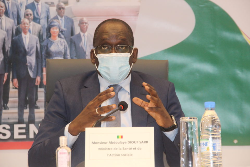 ABDOULAYE DIOUF SARR SUR L’ALERTE OMICRON:  «Nous prenons toutes les dispositions pour nous préparer à l’arrivée de Omicron…»