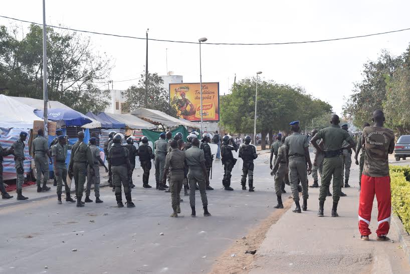 ARRESTATION MUSCLÉE DE JEUNES DEALERS À KEUR MBAYE FALL: Des policiers se font attaquer par des gangsters et tirent des coups de sommation