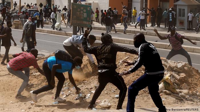 VIOLENCES DE CAMPAGNE ÉLECTORALE À YEUMBEUL SUD: Cheikh Tidiane Gadio traîné en justice par un militant de Bara Gaye