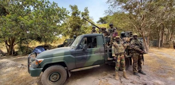 COMBATS ENTRE L’ARMÉE SÉNÉGALAISE ET LES SÉPARATISTES DU MFDC :Un député proche de Jammeh accuse l’armée sénégalaise d’avoir arrêté deux Gambiens dont un officier de police en Gambie et exige le retrait de l'Ecomig