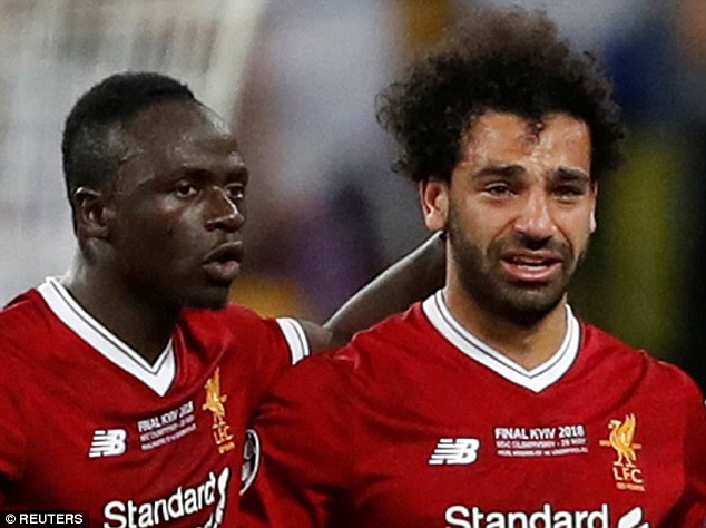 Liverpool félicite Sadio Mané et encourage Mo Salah