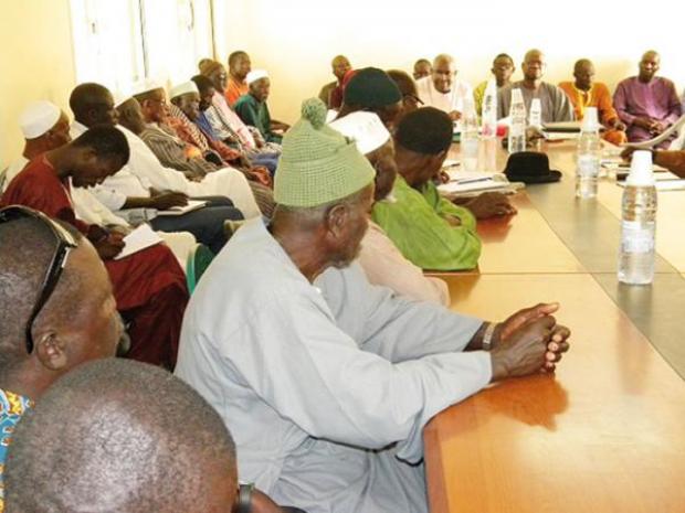 Macky reçoit les chefs de villages du Sénégal