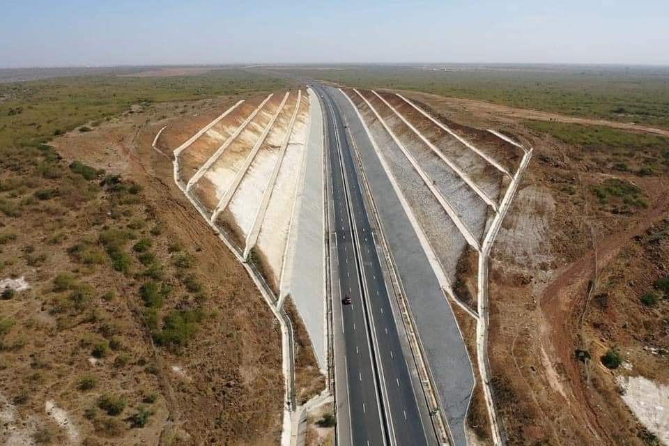 FINANCEMENT DE L’AUTOROUTE DAKAR-TIVAOUANE-SAINT-LOUIS, LA SECONDE PHASE DU TER…:  Le Sénégal lève 233 milliards 595 millions francs Cfa de la Bid