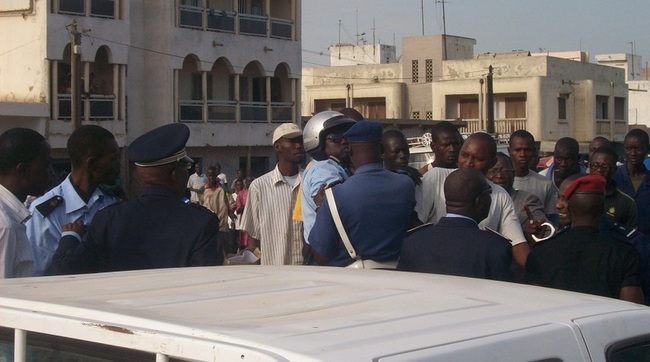 AFFAIRE DU CRIME PASSIONNEL À DJEDDAH THIAROYE KAO :Les trois amis du défunt et témoins de la mortelle rixe traqués