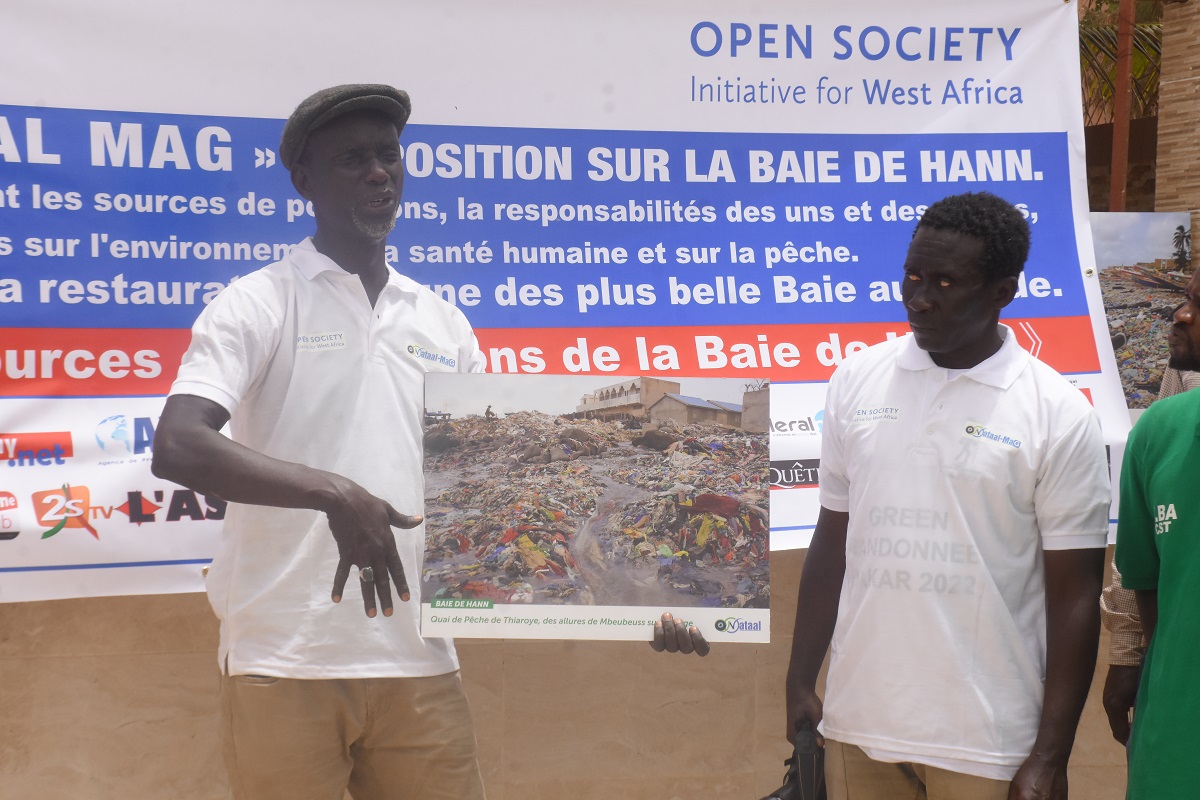 JOURNEE MONDIALE DE L’ENVIRONNEMENT: La plage de Hann Marinas fait peau neuve sous le regard des tableaux de Nataal Mag portant sur la pollution de la baie