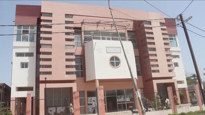 MENACES D’EXPULSION D’UN IMMEUBLE À GRAND-DAKAR BISCUITERIE  :Les étudiants de Ziguinchor logés par la mairie réclament du maire Ousmane Sonko 5 millions pour éponger la dette avant la Tabaski