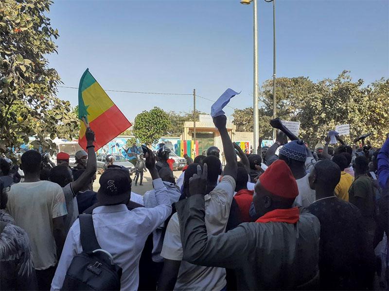 INTERDICTIONS SYSTEMATIQUES DES MANIFESTATIONS :  L’Etat refuse d’abroger l’arrêté Ousmane Ngom au motif que 80% de l’économie provient de Dakar