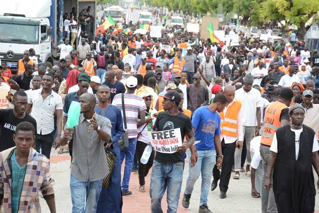 MANIFESTATION NON DÉCLARÉE...  Les trois activistes qui réclamaient la libération de Pape Alé Niang risquent 3 mois de prison ferme