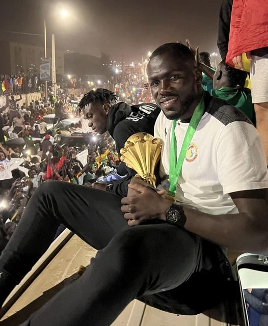 ANNIVERSAIRE DE SACRE DES LIONS CHAMPIONS D’AFRIQUE 2022 :Kalidou Koulibaly revient sur « le premier grand soir d’une ivresse collective »