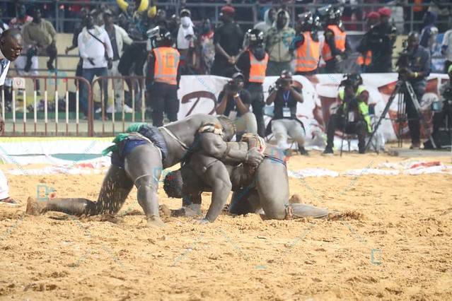 DRAPEAU YANKHOBA DIATTARRA:  Sa Thiès bat Reug-Reug par 4 appuis dans un combat litigieux