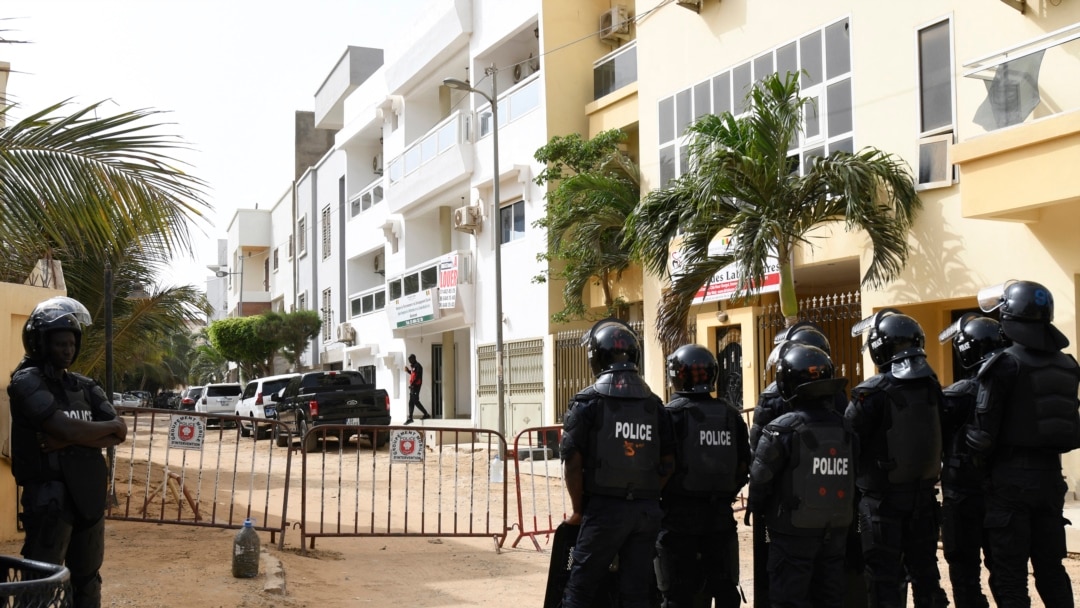 APPEL DE SONKO A SES MILITANTS POUR LEVER LE BLOCUS DES FORCES DE L'ORDRE : Les apéristes tirent sur Pastef et demandent à son leader de répondre à la justice