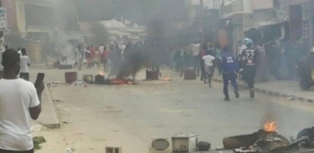 BILAN DES VIOLENTS HEURTS ENTRE FORCES DE L’ORDRE ET MANIFESTANTS A DAKAR :Des vols perpétrés à l’agence Sonatel Soprim, Auchan Mermoz incendié, deux bus DDD calcinés …