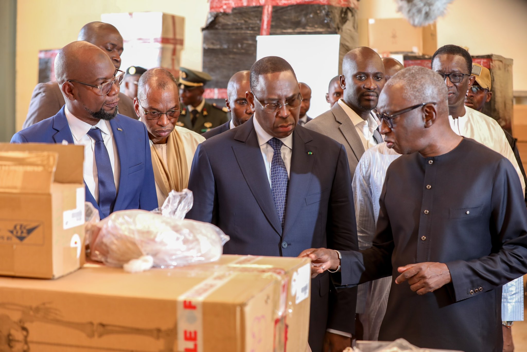  Macky Sall  procéde à la réception d’équipements pour 130 laboratoires pédagogiques et de recherche des Établissements d’Enseignement supérieur, d’une valeur de près de 52 milliards FCFA.