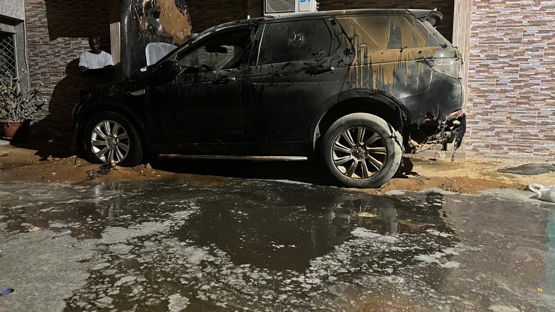 [Images] La voiture de Zator Mbaye incendiée