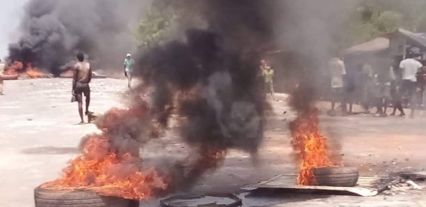 PROCES OUSMANE SONKO CONTRE ADJI SARR :Dakar explose, un policier lynché sauvagement, la Brigade des Douanes de Pikine attaquée, les gares du Ter saccagées…