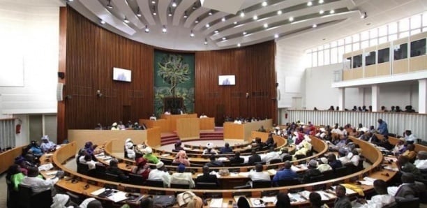 Macky-les députés et la dissolution de l’Assemblée