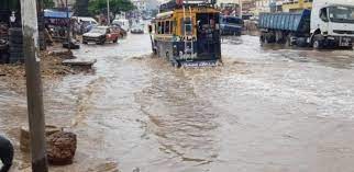 PREVENTION ET GESTION DES INONDATIONS : Le gouvernement soulage le Lac Rose avec la mise en place de 7 sites de pompage dans la région de Dakar