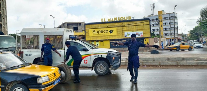 Opération de ramassage de pneus et découverte suspecte d'essence à Grand-Dakar