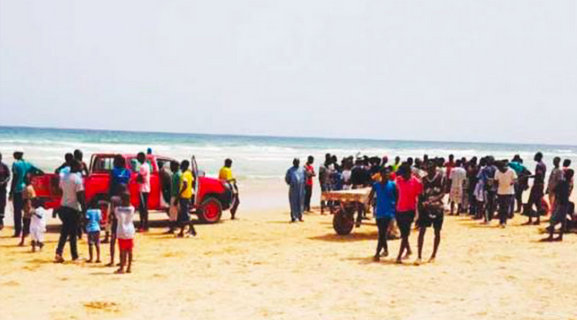 HORREUR A LA PLAGE DE CITÉ GADAYE : Une partie de drague fâcheuse contre des filles finit dans le sang