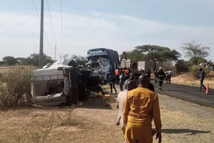 Mbour : 3 personnes meurent dans un accident de la route ; deux autres gravement blessés