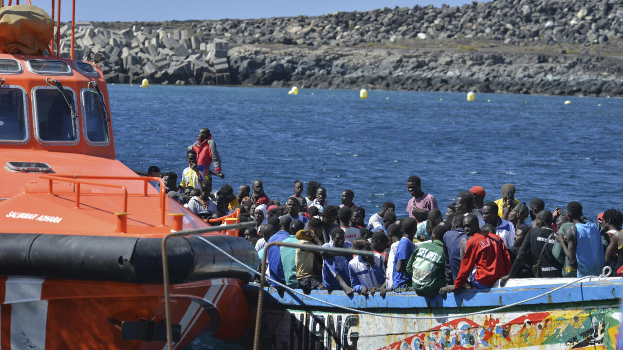 SIX JOURS APRES AVOIR QUITTE MBOUR : 196 migrants de plusieurs nationalités sont arrivés dimanche aux îles Canaries