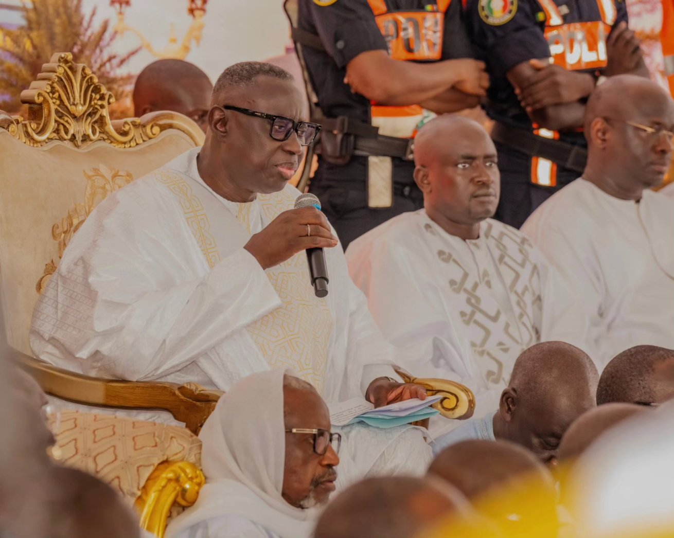 CEREMONIE OFFICIELLE DU MAGAL DE TOUBA : Jean Baptiste Tine chante Serigne Touba et appelle les jeunes à rester au pays