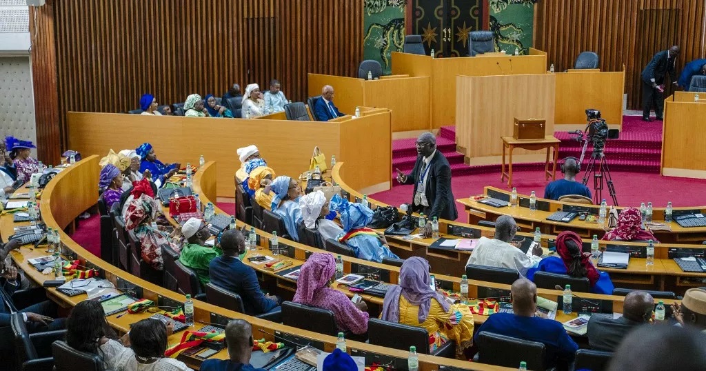 DÉCONVENUE POUR DIOMAYE : Le projet de loi portant dissolution du Hcct et du Cese rejeté