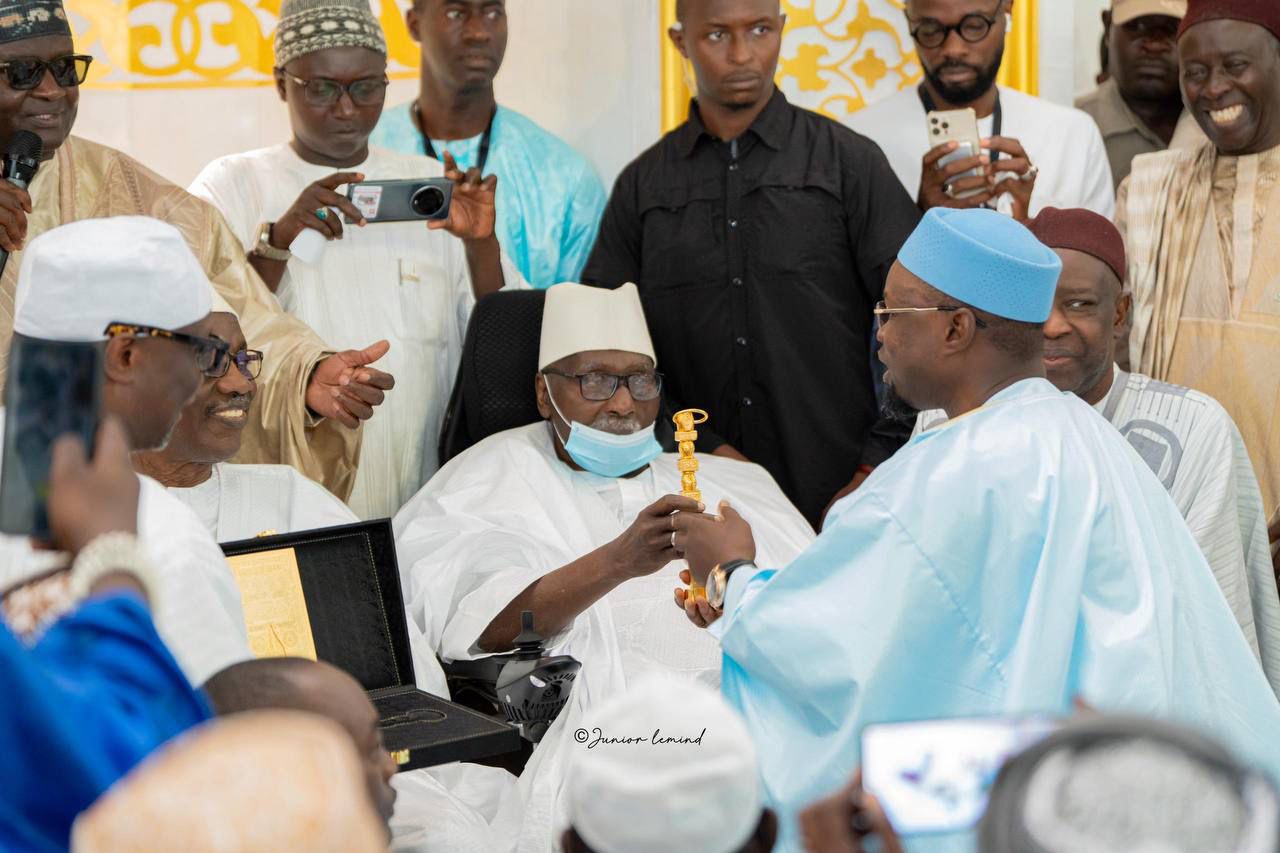 CÉRÉMONIE DE REMISE DE LA CLÉ DE LA MOSQUÉE EL HADJI MALICK SY DE TIVAOUANE  « C’est l’œuvre de celui qui a confectionné la clé de la mosquée de La Mecque »