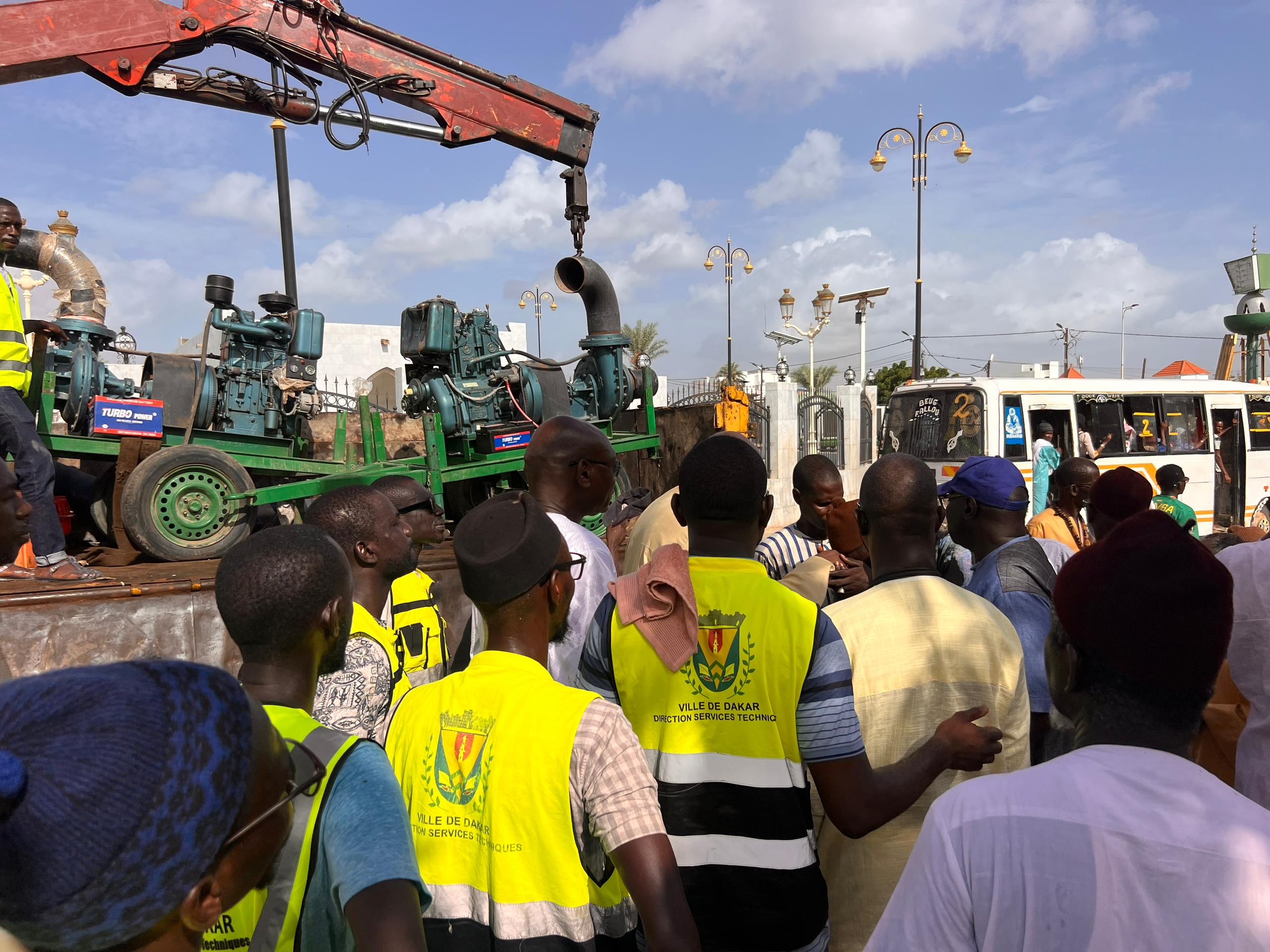 inondation à Touba: Le Maire de Dakar Barthélémy Dias au secours des populations  touchés