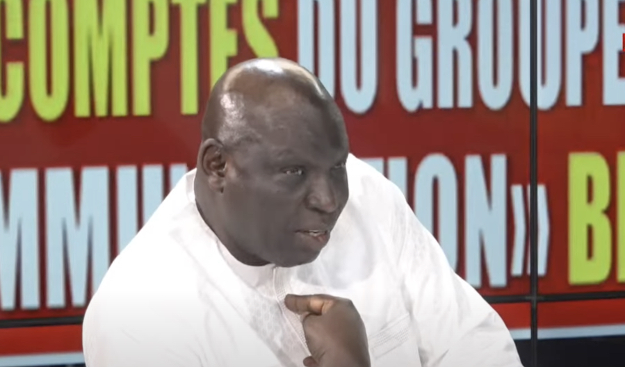 INTERDIT DE VOYAGER A L’AIBD / Madiambal Diagne dénonce des manœuvres d’entrave à sa liberté de mouvement, accuse le Pastef et se dit droit dans ses bottes